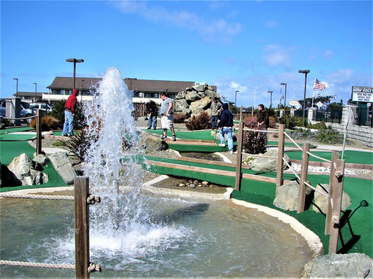 Emerald Dolphin Inn & Mini Golf Fort Bragg Eksteriør billede